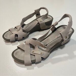 Women’s Merrell Sandals Revalli Wedge Simple Taupe 7 Gently Worn Slip Ons
